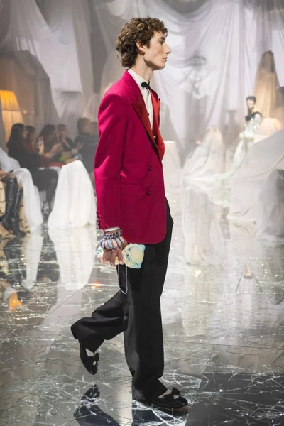 Look 27